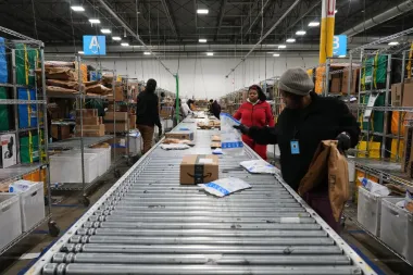La nueva carrera por el campo: cómo Amazon y Walmart reinventan la entrega rural
