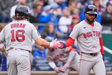 Noche de batazos y brazos firmes: Boston y Milwaukee marcan la pauta en la jornada de la MLB