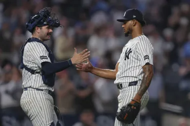 Noche de poder y promesas: Yankees resisten a los Blue Jays y Chase Burns reafirma su ascenso