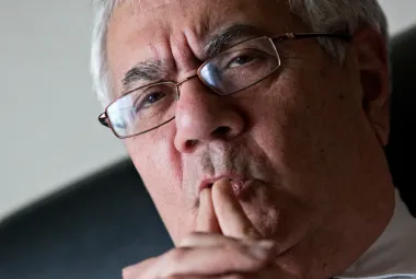 Barney Frank: retrato de un legislador irreverente que transformó la política y los derechos LGBT