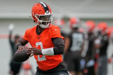 Nolan Smith Jr.: talento en el campo, problemas en la carretera y lo que significa para los Eagles