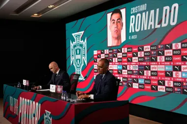 Ronaldo corona a Al-Nassr y Pep Guardiola entra en el radar de Estados Unidos: una temporada que redefine el poder en el fútbol mundial