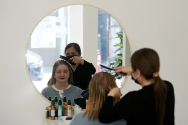 El auge de los head spas: cuando el cuidado del cuero cabelludo se convierte en ritual
