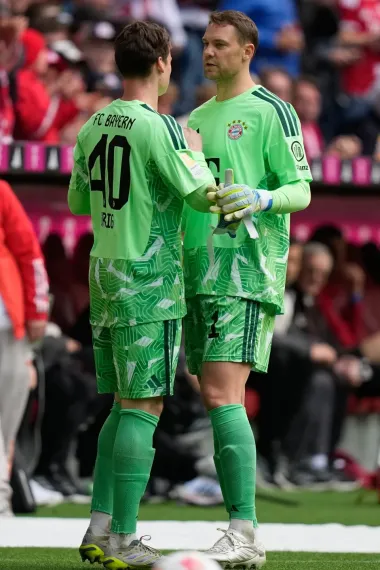 Neuer lesionado y Carrick consolidado: dos historias que definen el presente del fútbol europeo