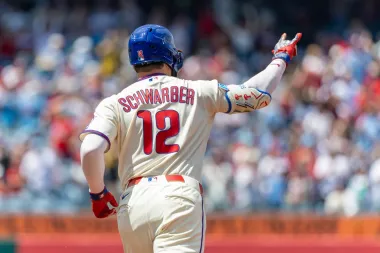 Entre el bate y la guitarra: el resurgir de Kyle Schwarber y la esperanza de los Mariners con Victor Robles