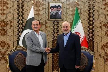 Negociaciones con Irán: señales de acercamiento en medio de tensiones y amenazas militares