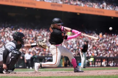 Dos historias de poder y precisión: los Giants se recuperan con un grand slam y Kolek domina en un juego completo