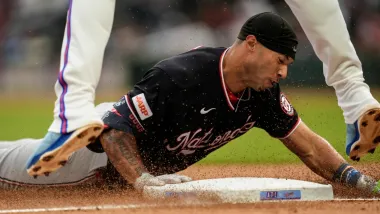 Noche de pitcheo y decisiones: cómo Irvin, Holmes y Bradley marcaron la pauta en una jornada de MLB