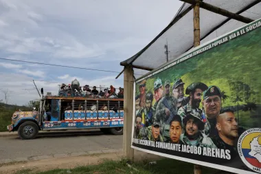 Drones explosivos y la democracia en peligro: cómo cambió el conflicto armado en Colombia
