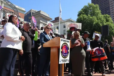 Cuando los conductores se unen: La certificación sindical que podría cambiar la economía de las apps en Massachusetts