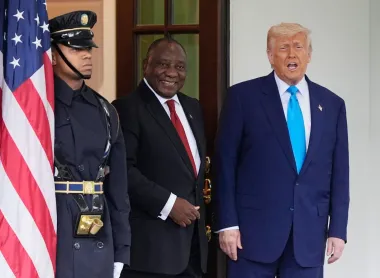 ¿Persecución o política? El debate sobre la reasignación de refugiados sudafricanos blancos a EE. UU.