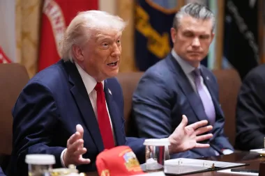 Cuando el presidente se pone de alcalde: el detalle obsesivo de Trump sobre fuentes, piscinas y el Reflecting Pool