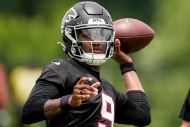 Competencia en Flowery Branch: Tua Tagovailoa, Michael Penix Jr. y la estrategia de los Falcons en la primavera