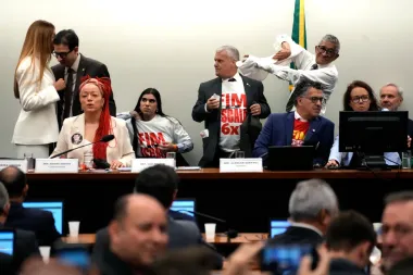 Brasil reduce la jornada laboral: entre justicia social, presiones electorales y desafíos económicos