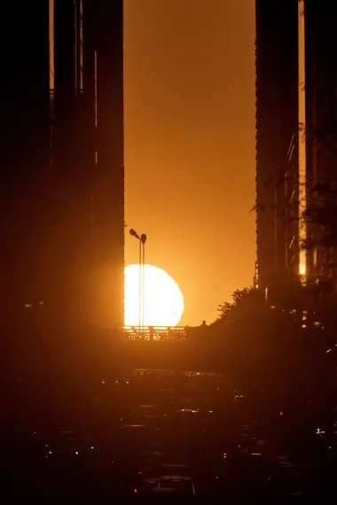 Manhattanhenge: cuando la ciudad se convierte en un observatorio urbano