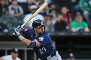 Entre lesiones y reajustes: cómo se reconfiguran los Mariners y los Mets en plena temporada