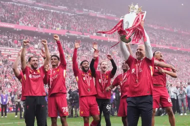 El adiós de Arne Slot: ¿un giro inevitable o una decisión prematura en Liverpool?