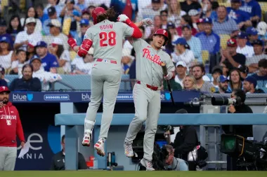 Remontadas y sacudidas: cómo los jonrones tardíos y la profundidad del bullpen definieron una jornada de MLB