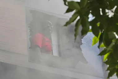 Tragedia en Malviya Nagar: el incendio que expone fallas estructurales y sociales en Nueva Delhi