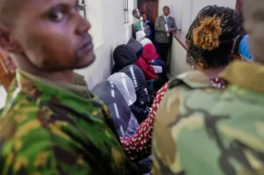 Incendio mortal en colegio de internado en Naivasha: preguntas, investigaciones y el reto de la justicia juvenil en Kenia