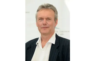 Anthony Head: la elegancia británica que dejó huella en la pantalla chica