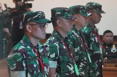 Ataque con ácido a un activista en Indonesia: un fallo que reaviva el debate sobre la impunidad militar